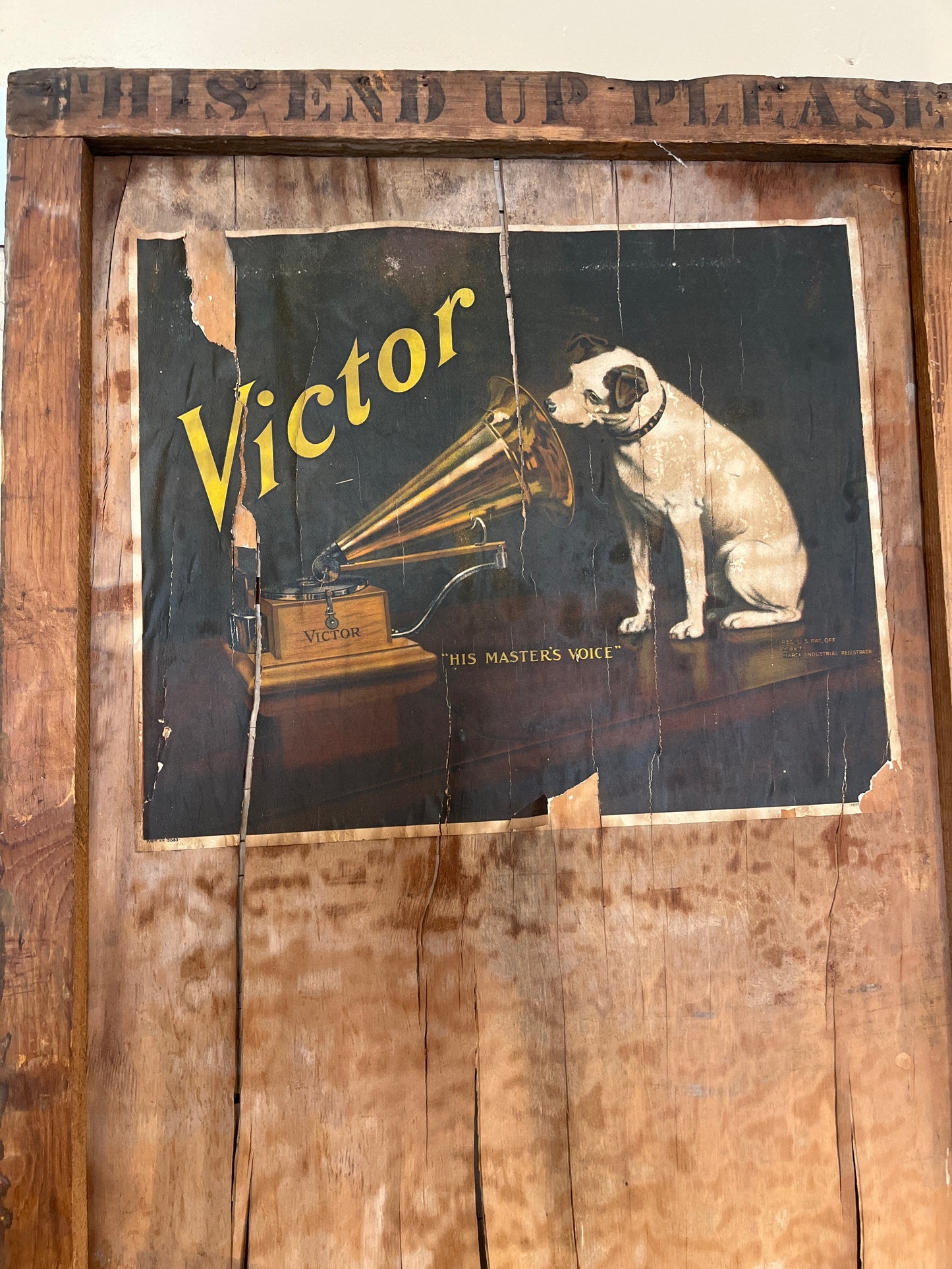 VICTOR Crate Sign